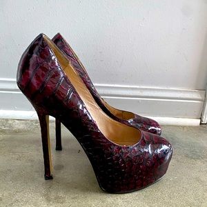 Wittner Sky High Heels in super fun plum/dark pink crocodile print